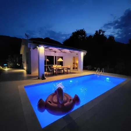 Villa Casa O' - Moderne Mit Grosser Terrasse Und Privatem Swimmingpool